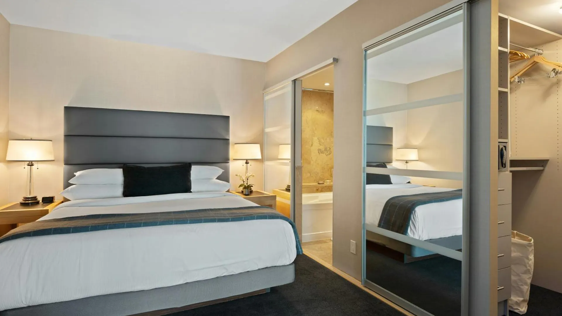 ****  Hotel Ambience Plaza Jmd - Delhi Airport Nuova Delhi India